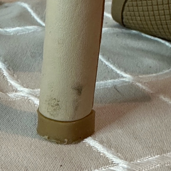 Aldo Beige Strappy Heels with Brass Accents, size 9 - Picture 12 of 16